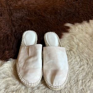 Gap Slides size 9 - cream/white